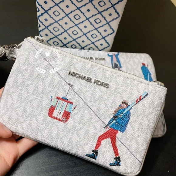 Michael Kors Jet Set Girls 3pc Wristlets set - Picture 3 of 13